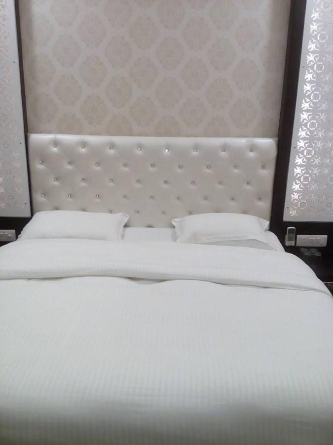 אגרה Riya Palace מראה חיצוני תמונה