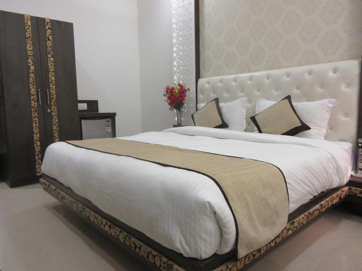 אגרה Riya Palace מראה חיצוני תמונה